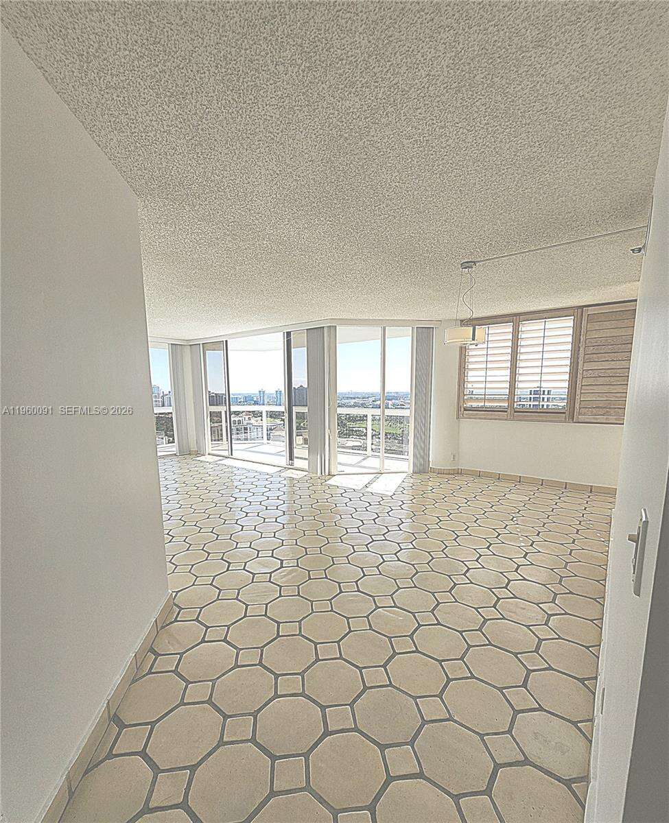 The Landmark at 20185 Country Club Dr, Aventura, FL 33180 - For Sale photo 13