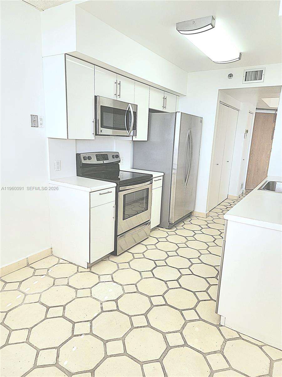 The Landmark at 20185 Country Club Dr, Aventura, FL 33180 - For Sale photo 15