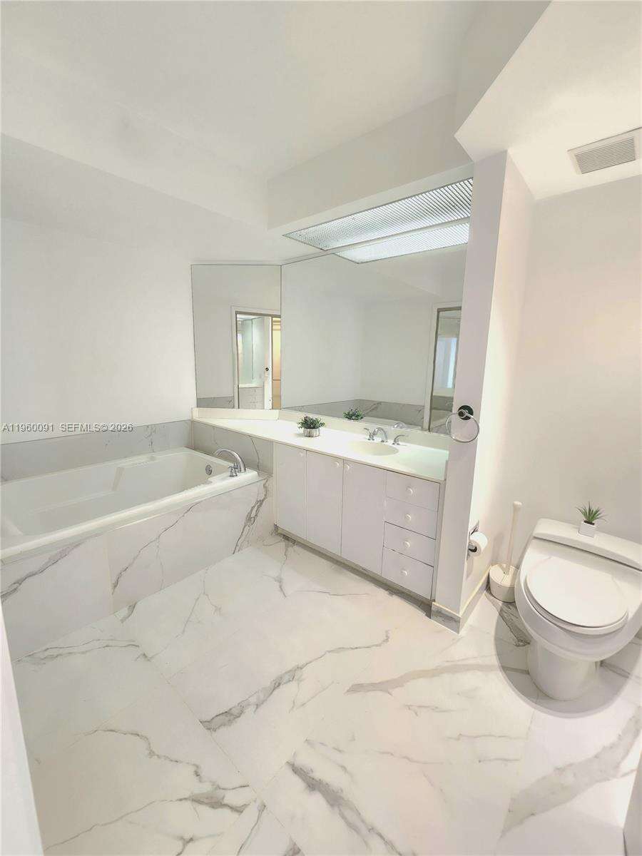 The Landmark at 20185 Country Club Dr, Aventura, FL 33180 - For Sale photo 19