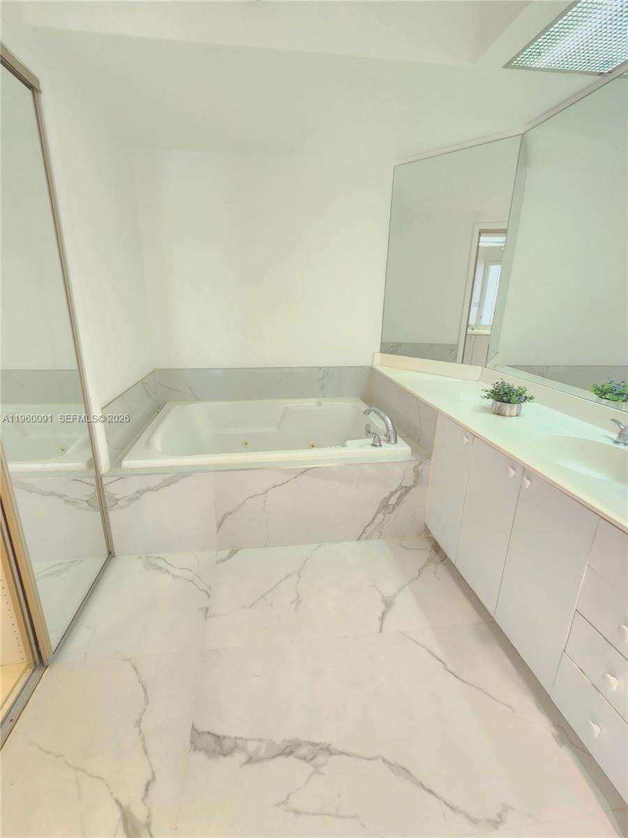 The Landmark at 20185 Country Club Dr, Aventura, FL 33180 - For Sale photo 20