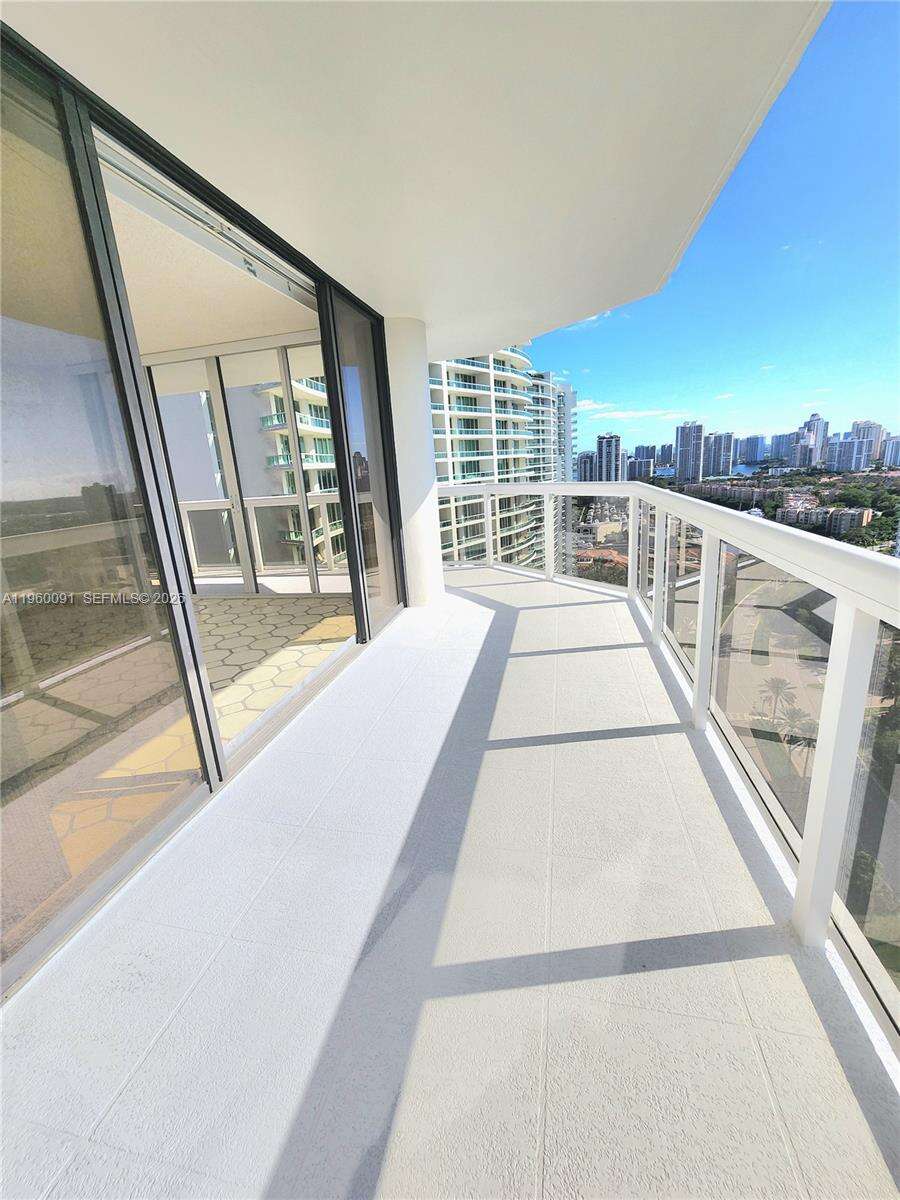 The Landmark at 20185 Country Club Dr, Aventura, FL 33180 - For Sale photo 4