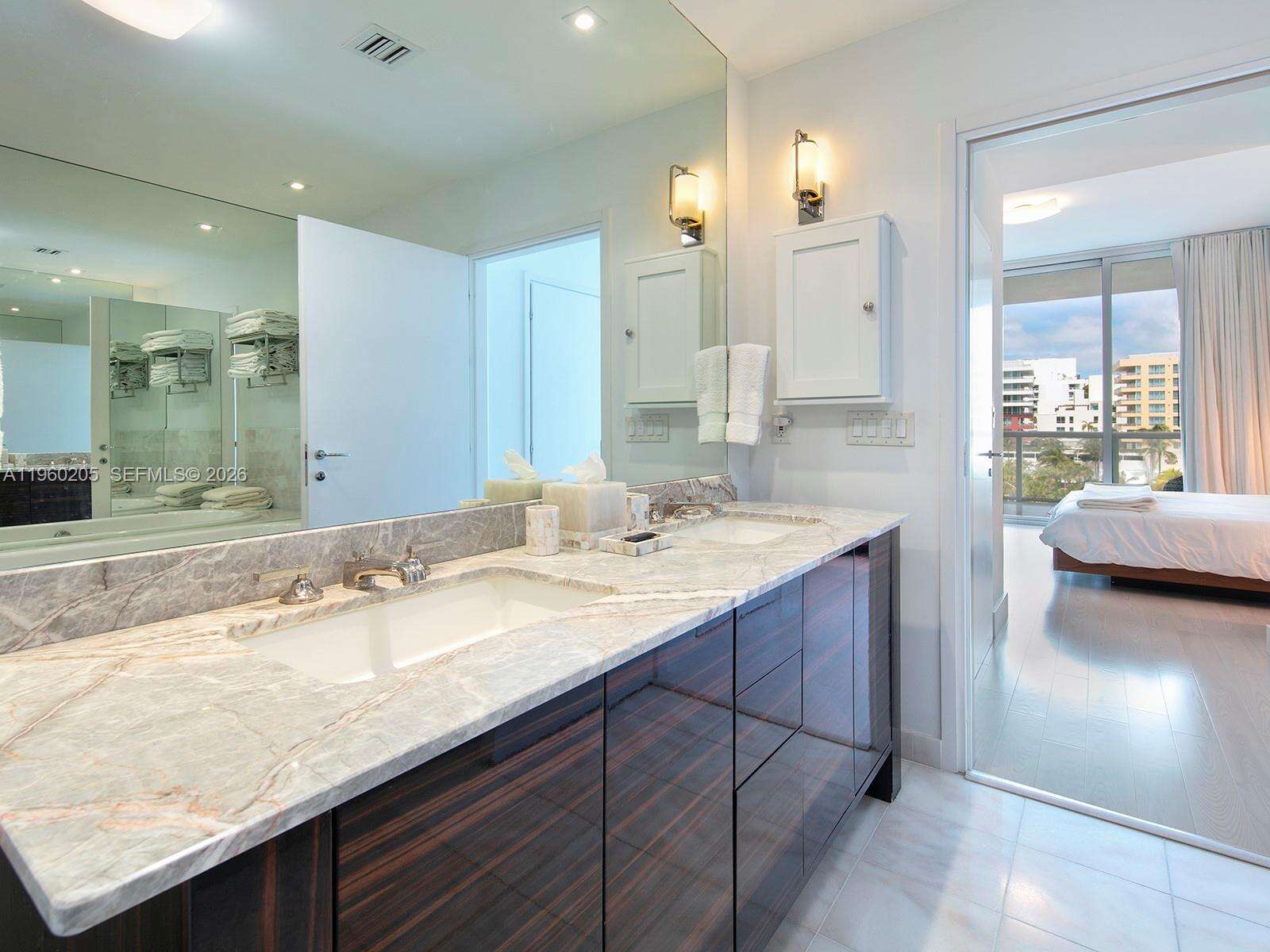 CONTINUUM ON SOUTH BEACH CONDO THE NORTH TOWER - 50 Pointe Dr, Miami Beach, FL 33139 | Picture 12