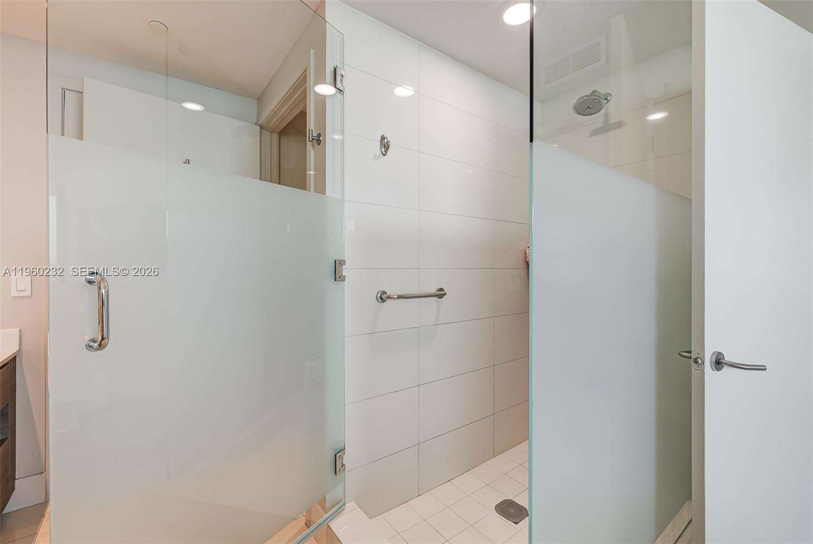 Icon Bay at 460 28, Miami, FL 33137 - For Sale photo 32