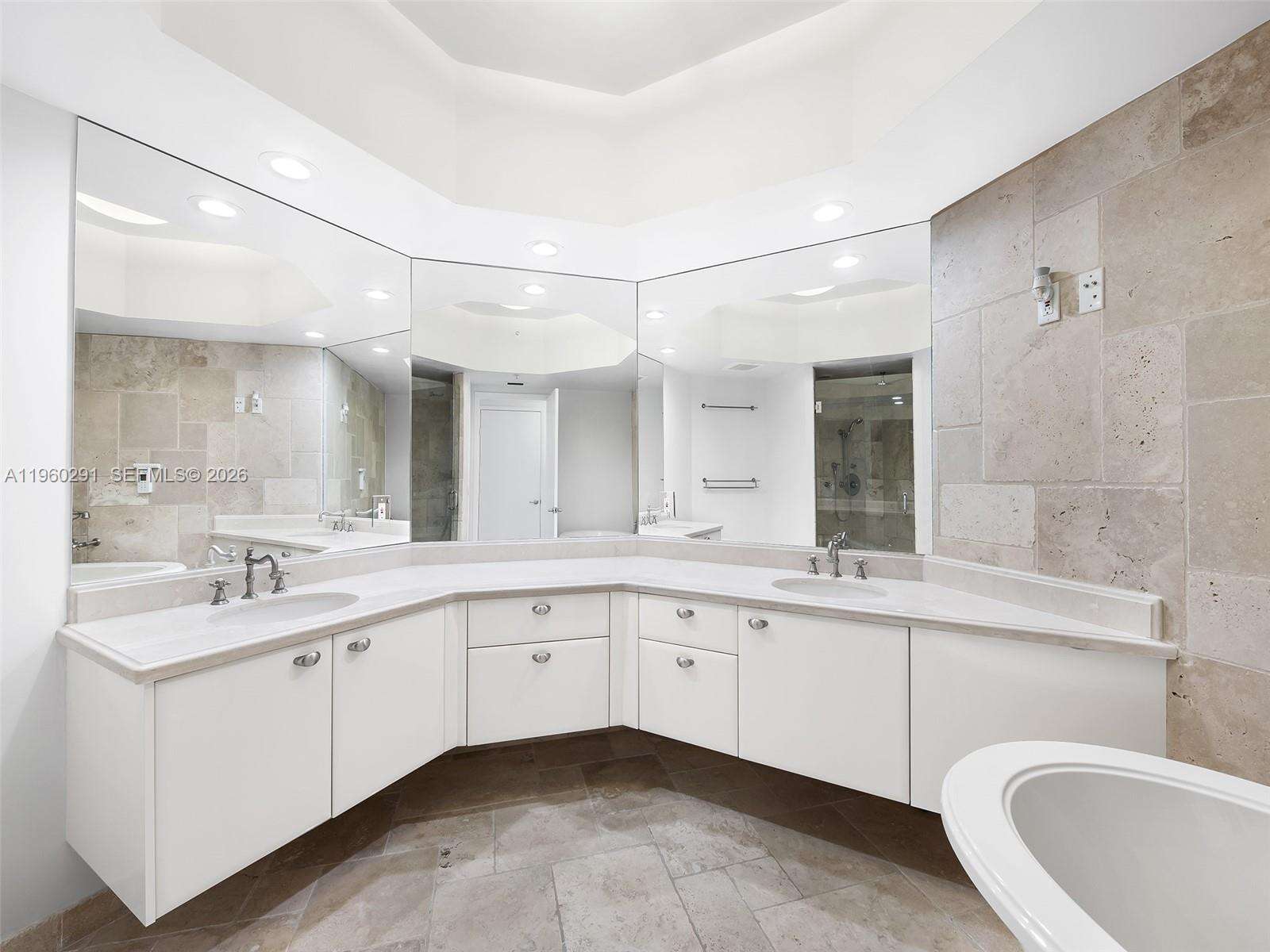 LAS OLAS RIVER HOUSE - 333 Las Olas Way, Fort Lauderdale, FL 33301 | Picture 16