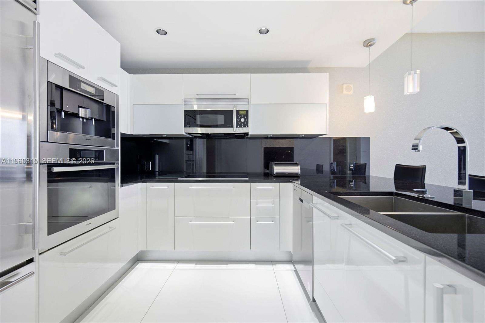 JADE OCEAN - 17121 Collins Ave, Sunny Isles Beach, FL 33160 | Picture 5