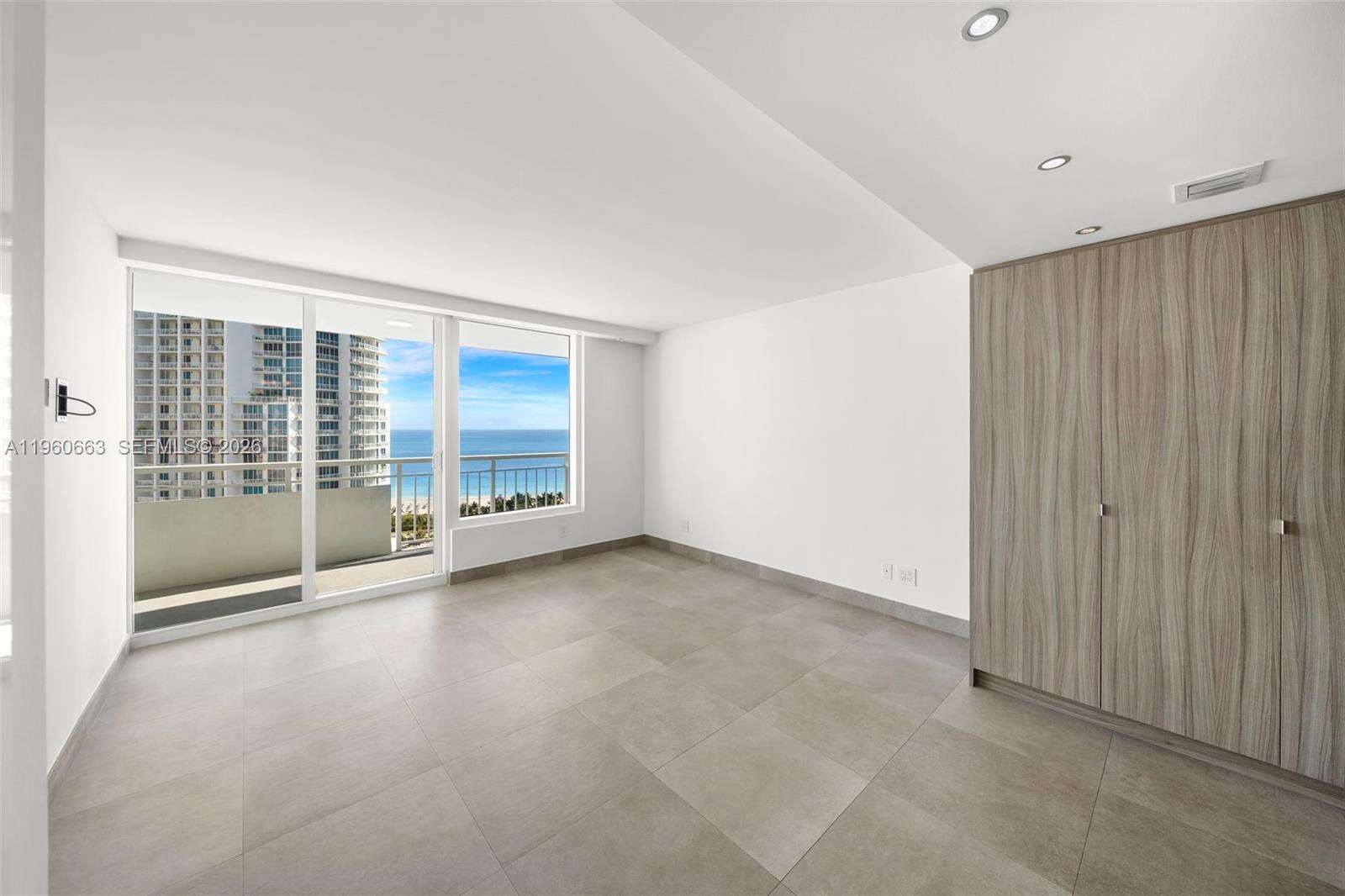 SOUTH POINTE TOWERS CONDO I - 400 Pointe Dr, Miami Beach, FL 33139 | Picture 15