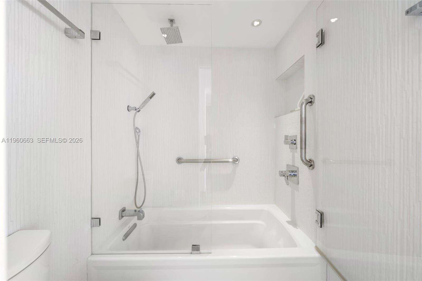 SOUTH POINTE TOWERS CONDO I - 400 Pointe Dr, Miami Beach, FL 33139 | Picture 22