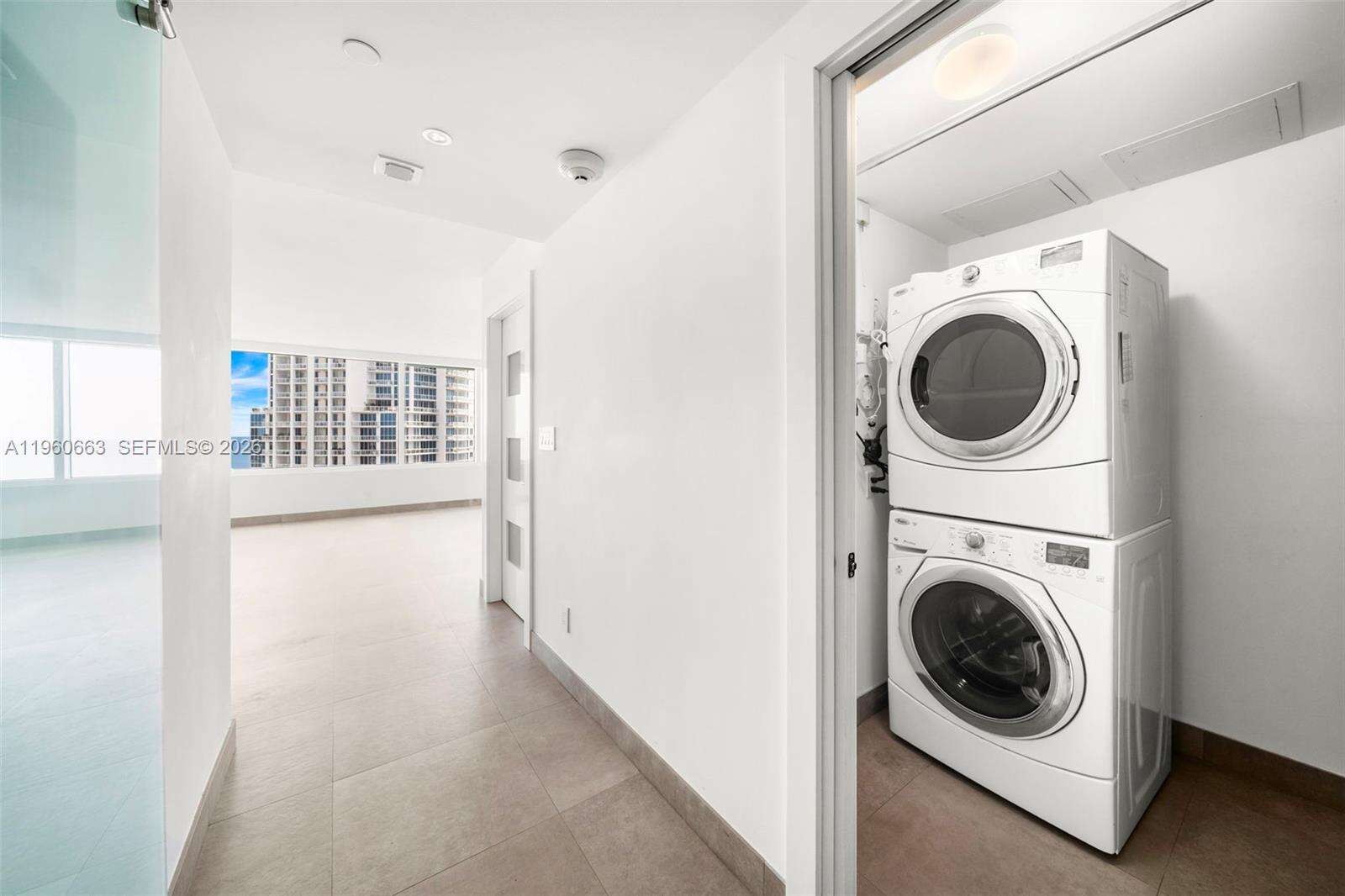 SOUTH POINTE TOWERS CONDO I - 400 Pointe Dr, Miami Beach, FL 33139 | Picture 24