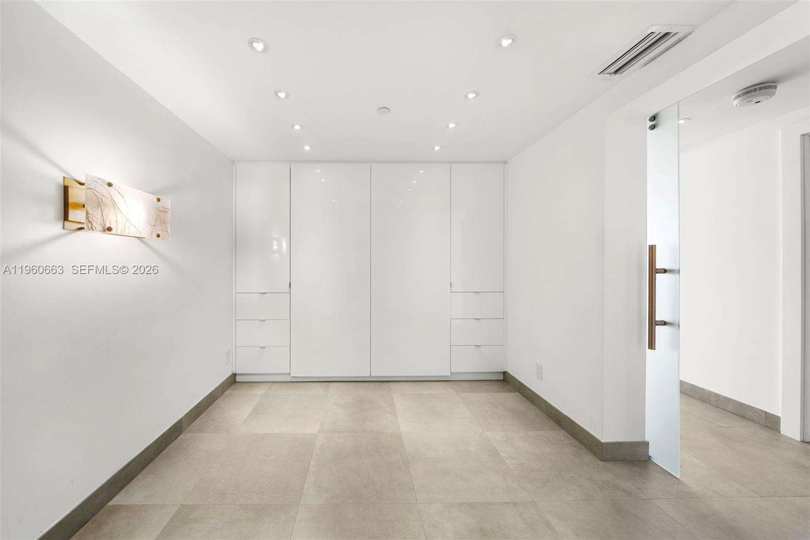 SOUTH POINTE TOWERS CONDO I - 400 Pointe Dr, Miami Beach, FL 33139 | Picture 27