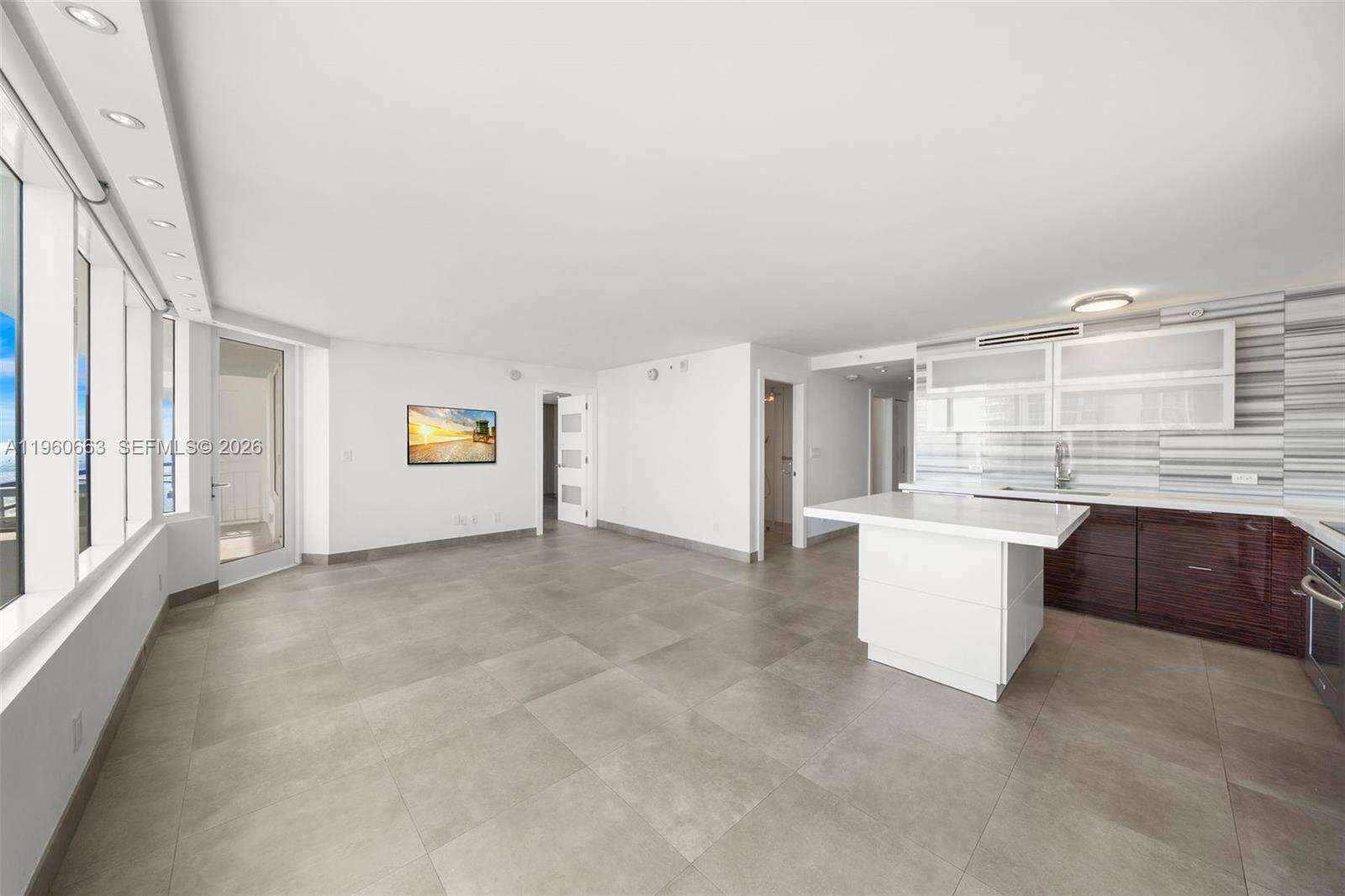 SOUTH POINTE TOWERS CONDO I - 400 Pointe Dr, Miami Beach, FL 33139 | Picture 9