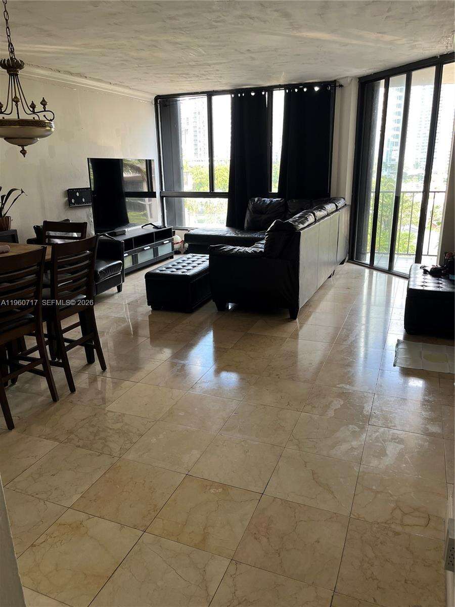 Brickell Key 1 at 520 Brickell Key Dr, Miami, FL 33131 - For Sale photo 5