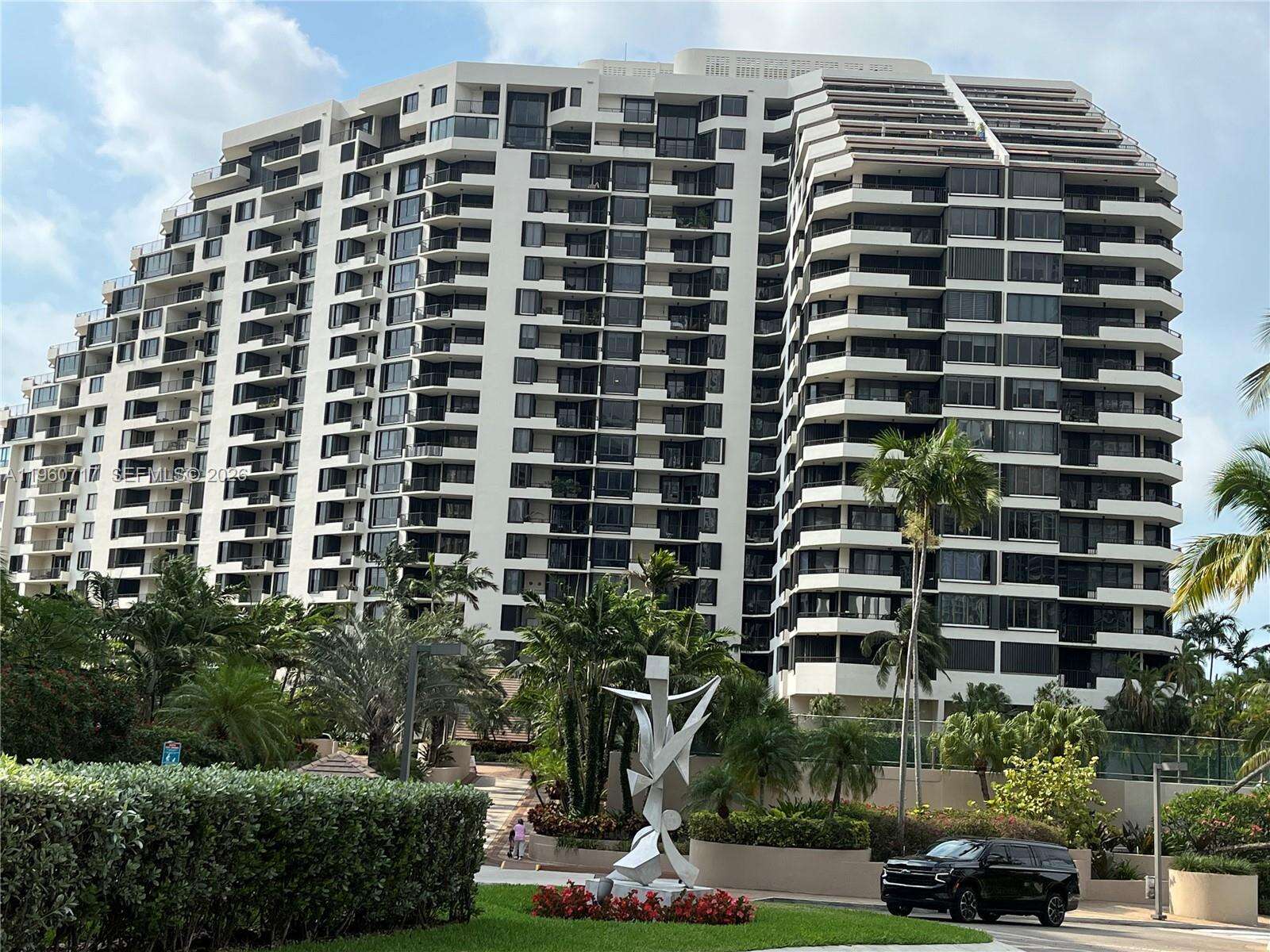 Brickell Key 1 at 520 Brickell Key Dr, Miami, FL 33131 - For Sale photo 7