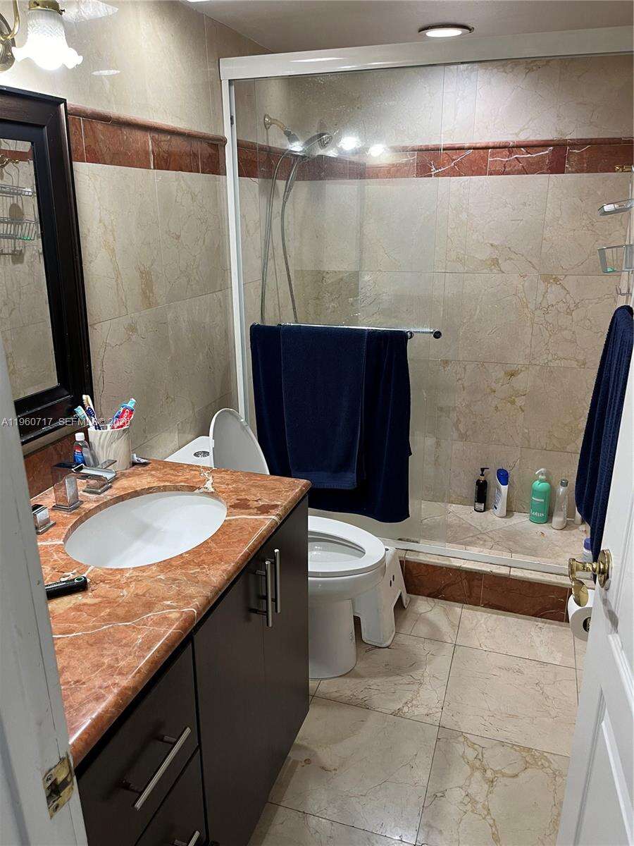 Brickell Key 1 at 520 Brickell Key Dr, Miami, FL 33131 - For Sale photo 8