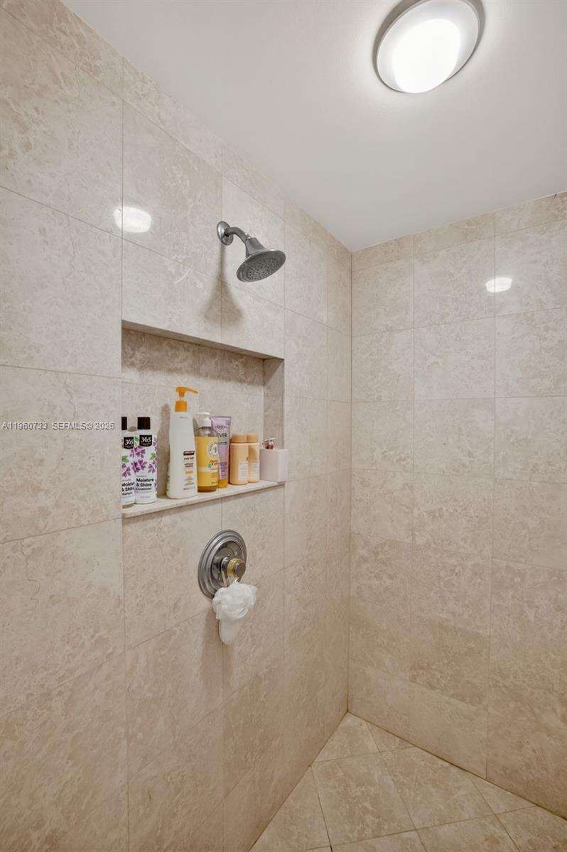 2000 Williams Island at 2000 Island Blvd, Aventura, FL 33160 - For Sale photo 22