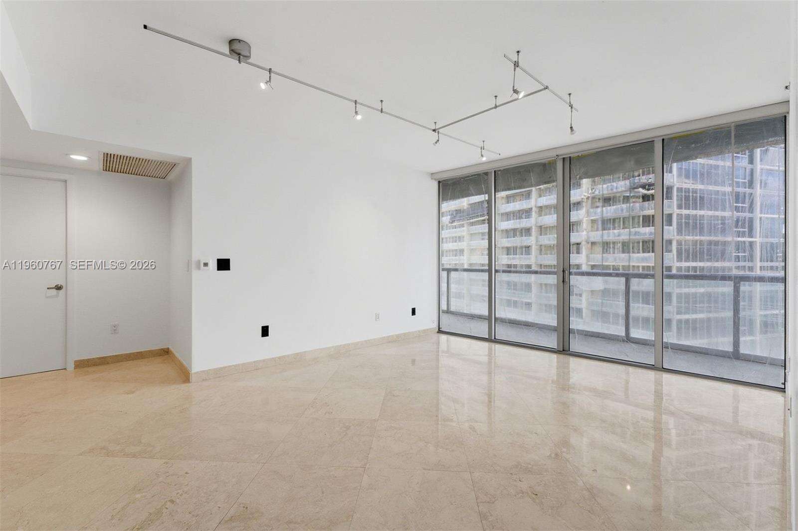 Icon Brickell 1 at 475 Brickell Ave, Miami, FL 33131 - For Sale photo 2