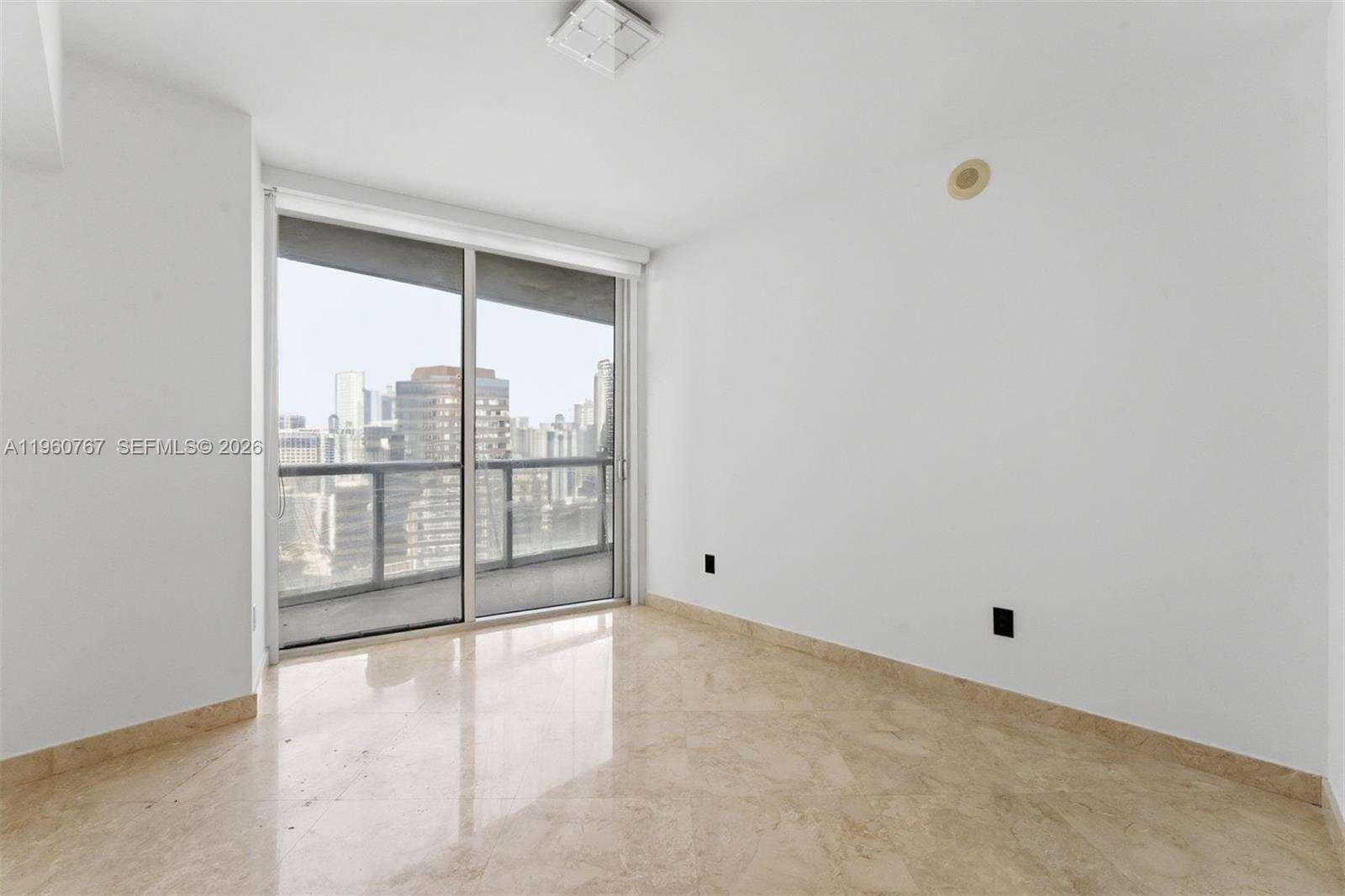 Icon Brickell 1 at 475 Brickell Ave, Miami, FL 33131 - For Sale photo 10