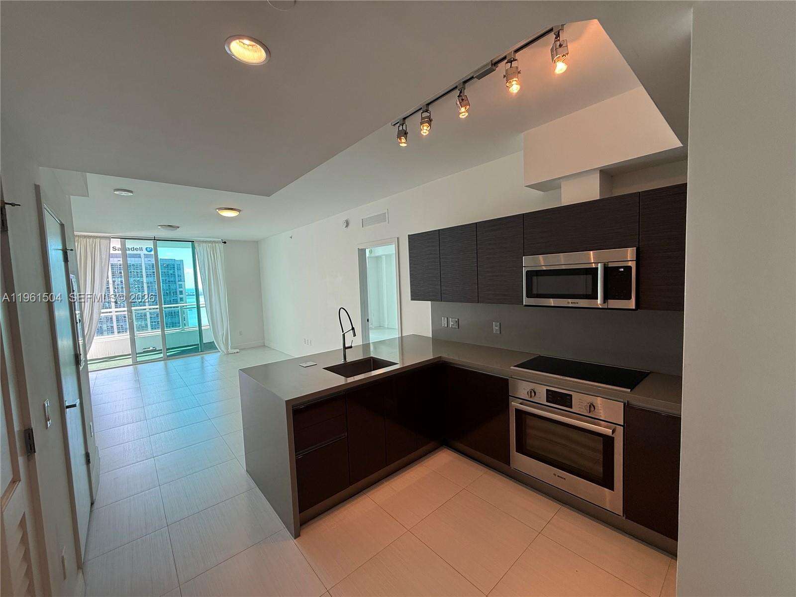 The Bond On Brickell at 1080 Brickell Ave, Miami, FL 33131 - For Sale photo 17