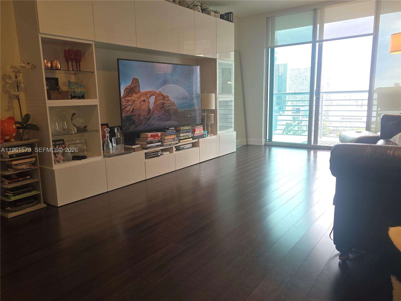 One Miami East at 335 Biscayne Blvd, Miami, FL 33131 - For Sale photo 18