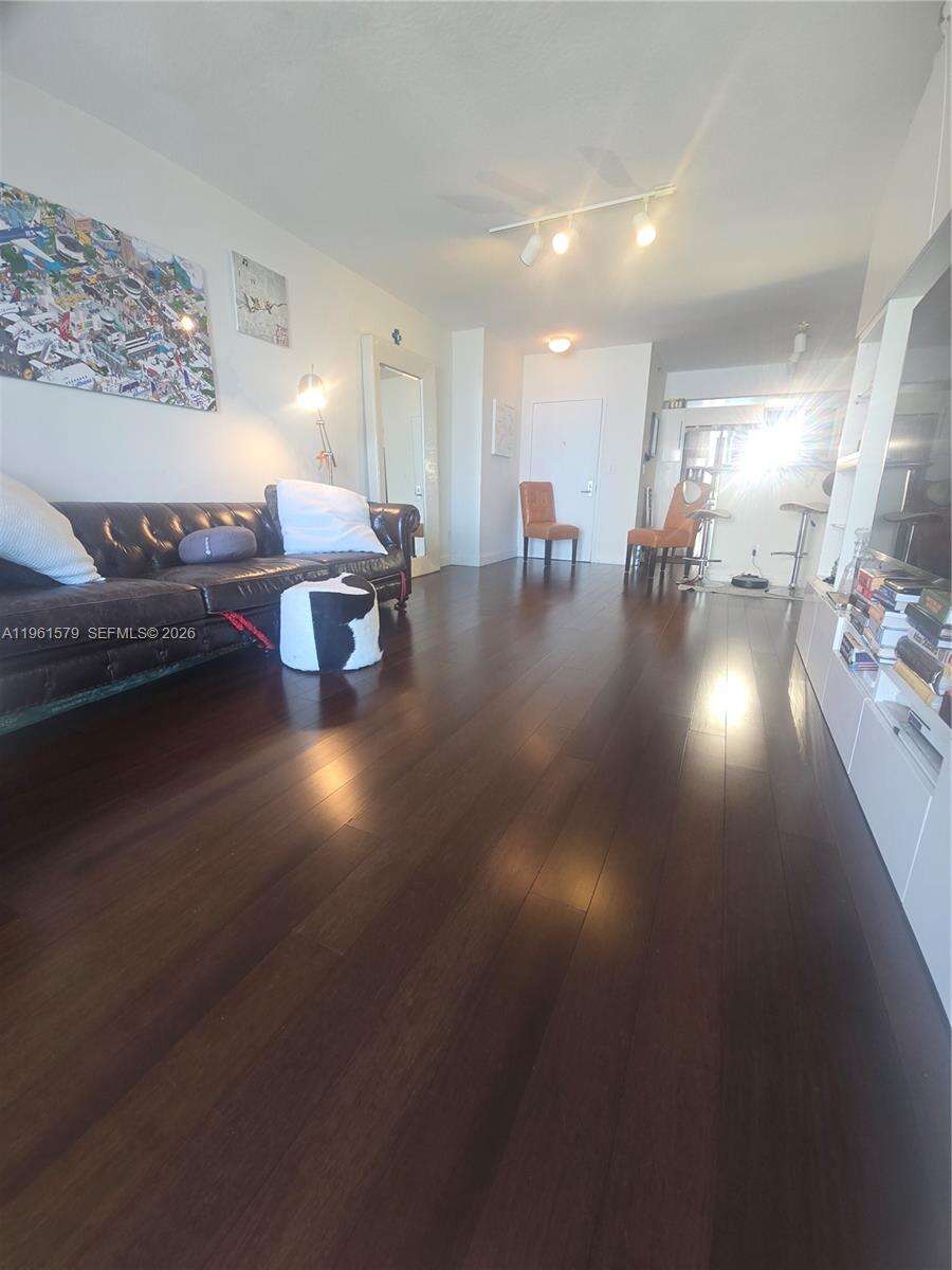 One Miami East at 335 Biscayne Blvd, Miami, FL 33131 - For Sale photo 20