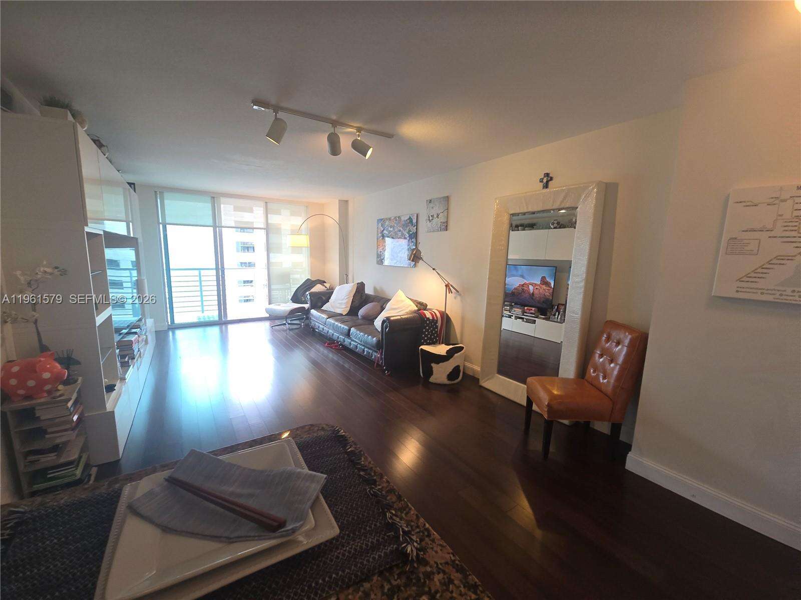 One Miami East at 335 Biscayne Blvd, Miami, FL 33131 - For Sale photo 22