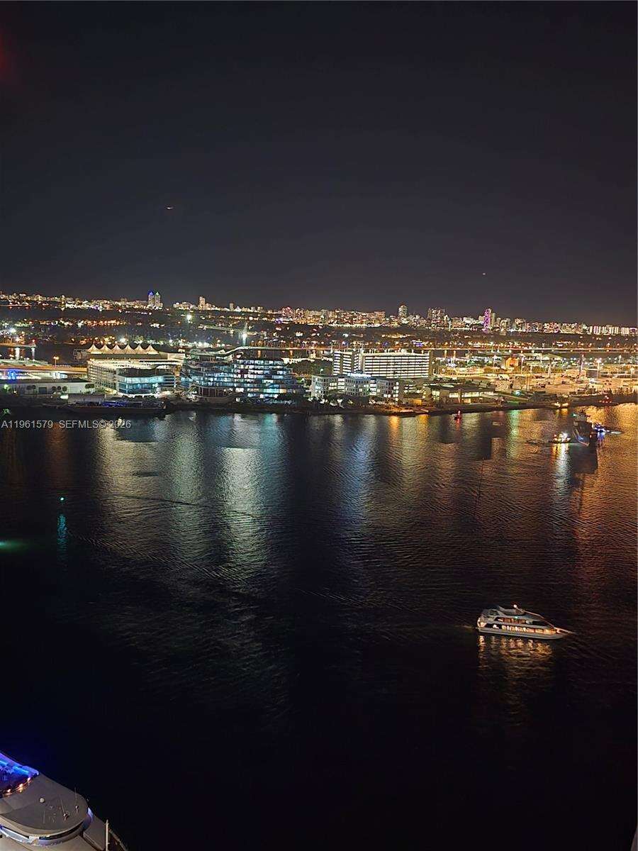 One Miami East at 335 Biscayne Blvd, Miami, FL 33131 - For Sale photo 26