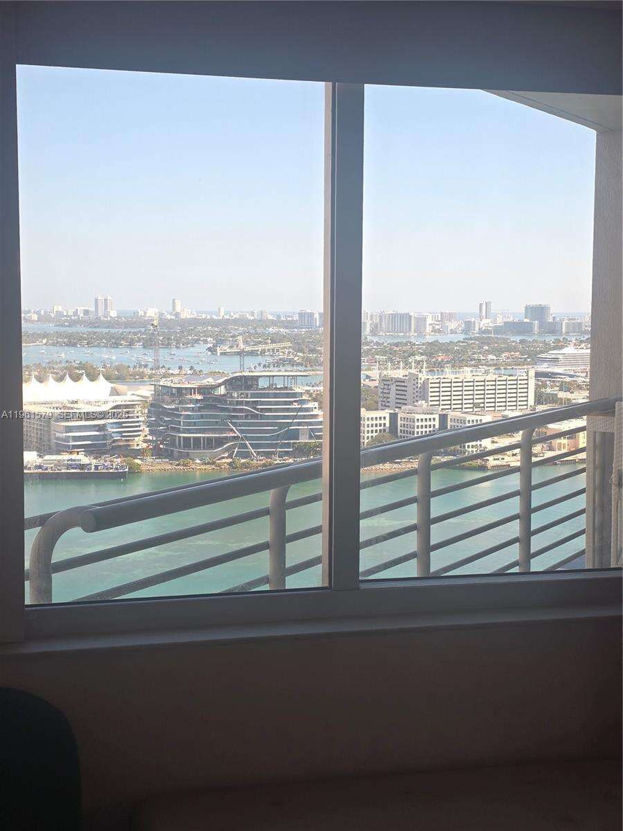 One Miami East at 335 Biscayne Blvd, Miami, FL 33131 - For Sale photo 33