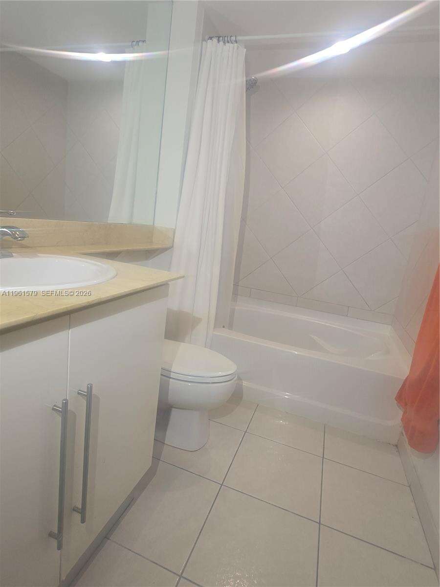 One Miami East at 335 Biscayne Blvd, Miami, FL 33131 - For Sale photo 37