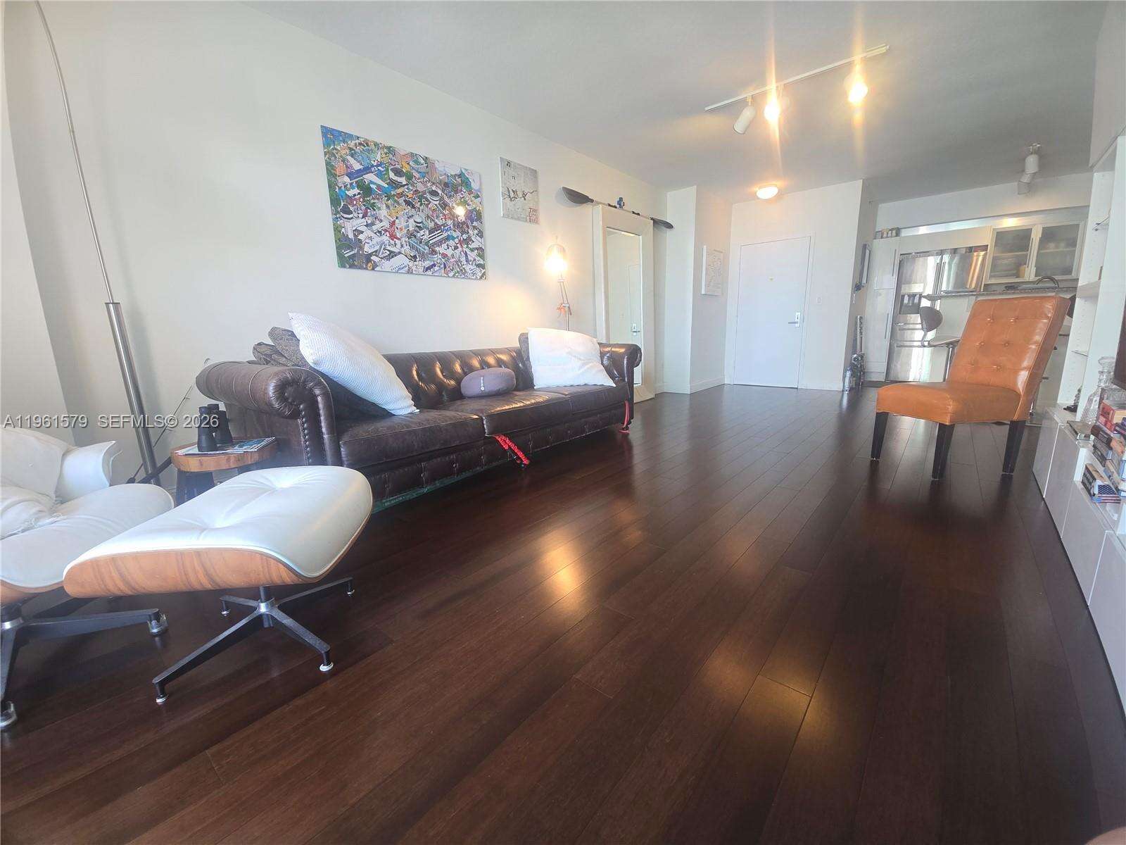 One Miami East at 335 Biscayne Blvd, Miami, FL 33131 - For Sale photo 6