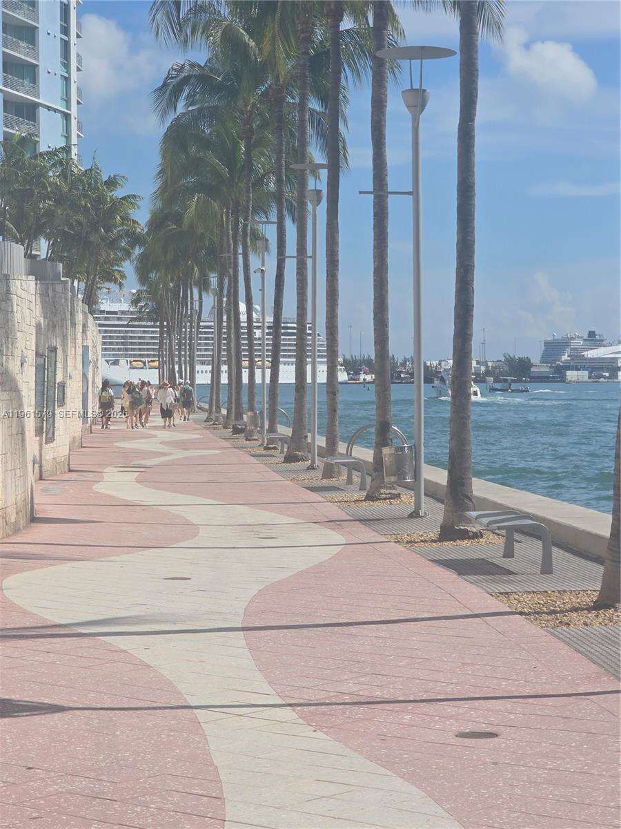 One Miami East at 335 Biscayne Blvd, Miami, FL 33131 - For Sale photo 53