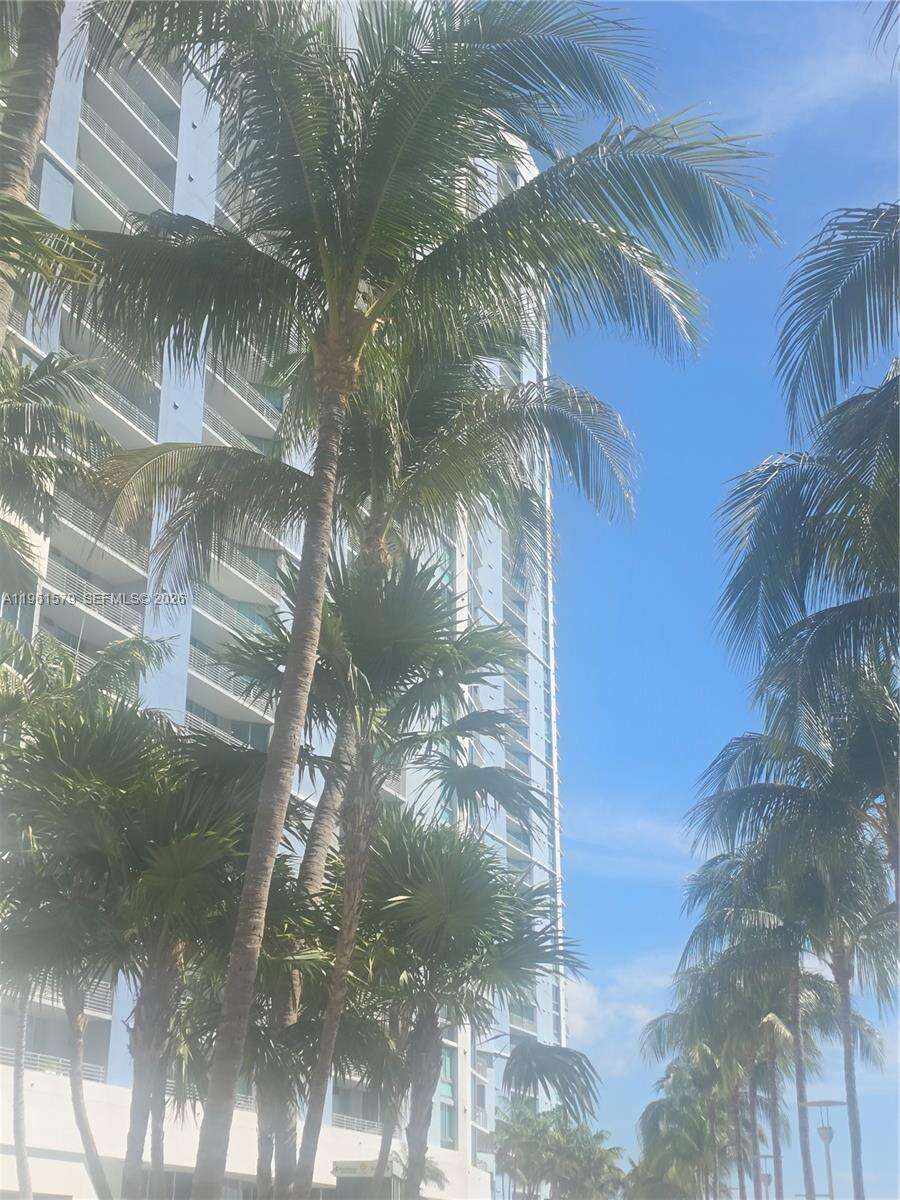 One Miami East at 335 Biscayne Blvd, Miami, FL 33131 - For Sale photo 54