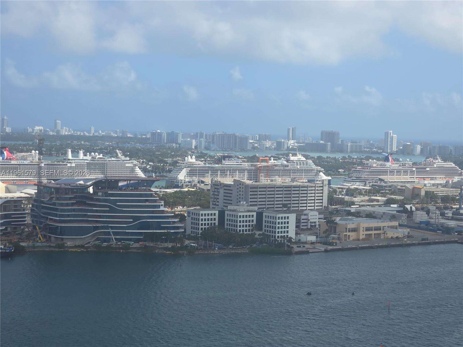 One Miami East at 335 Biscayne Blvd, Miami, FL 33131 - For Sale photo 55