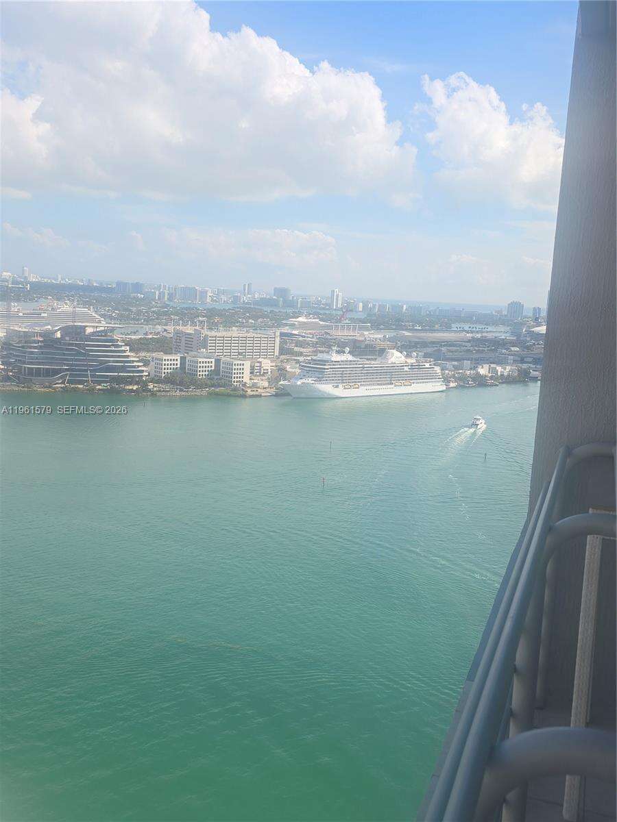 One Miami East at 335 Biscayne Blvd, Miami, FL 33131 - For Sale photo 56