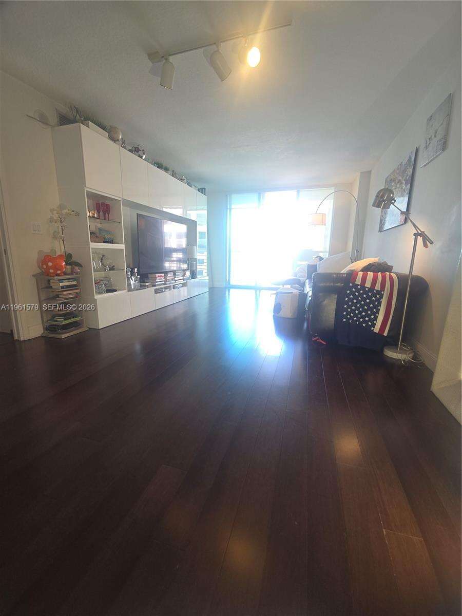 One Miami East at 335 Biscayne Blvd, Miami, FL 33131 - For Sale photo 7