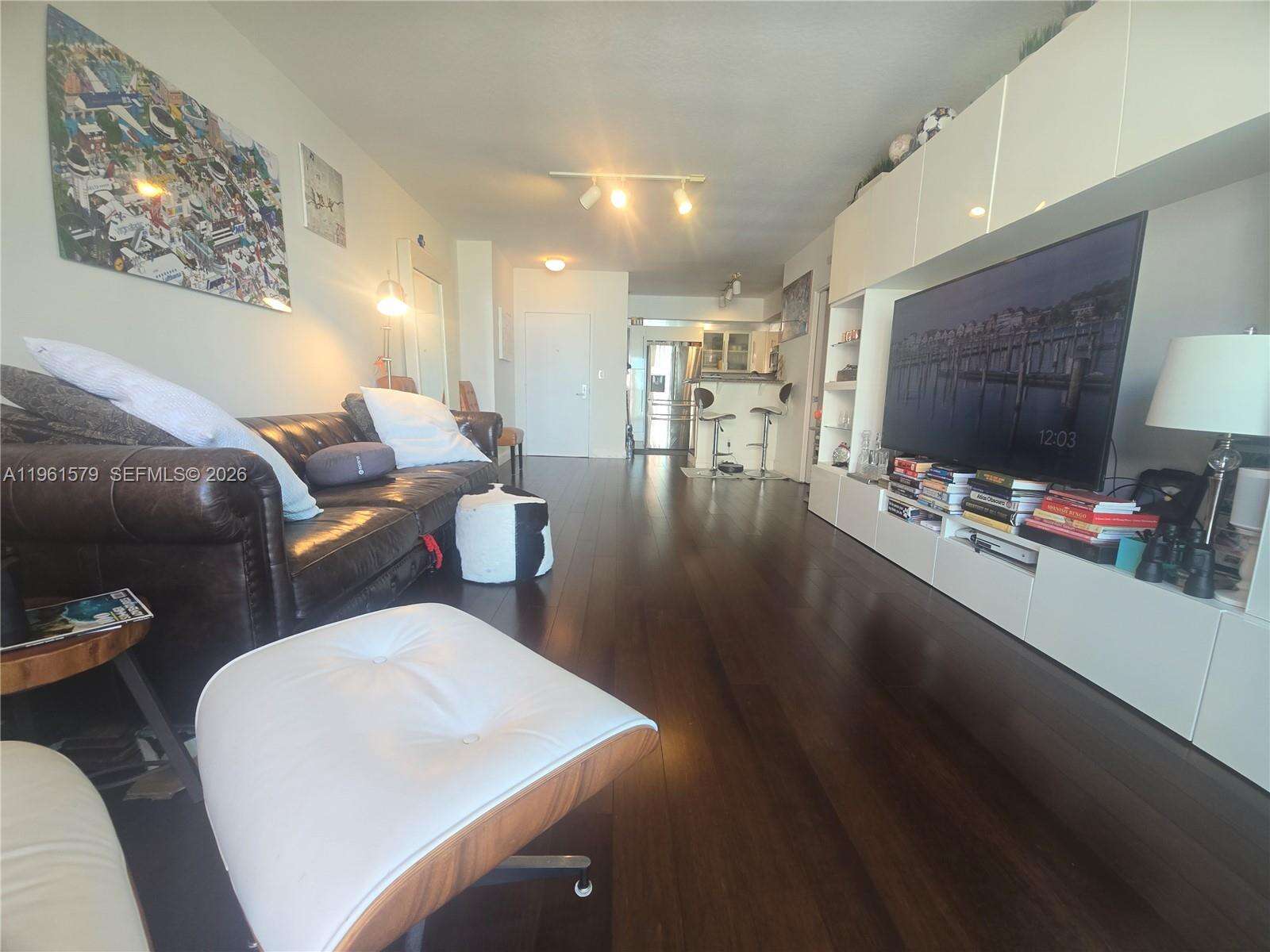 One Miami East at 335 Biscayne Blvd, Miami, FL 33131 - For Sale photo 10