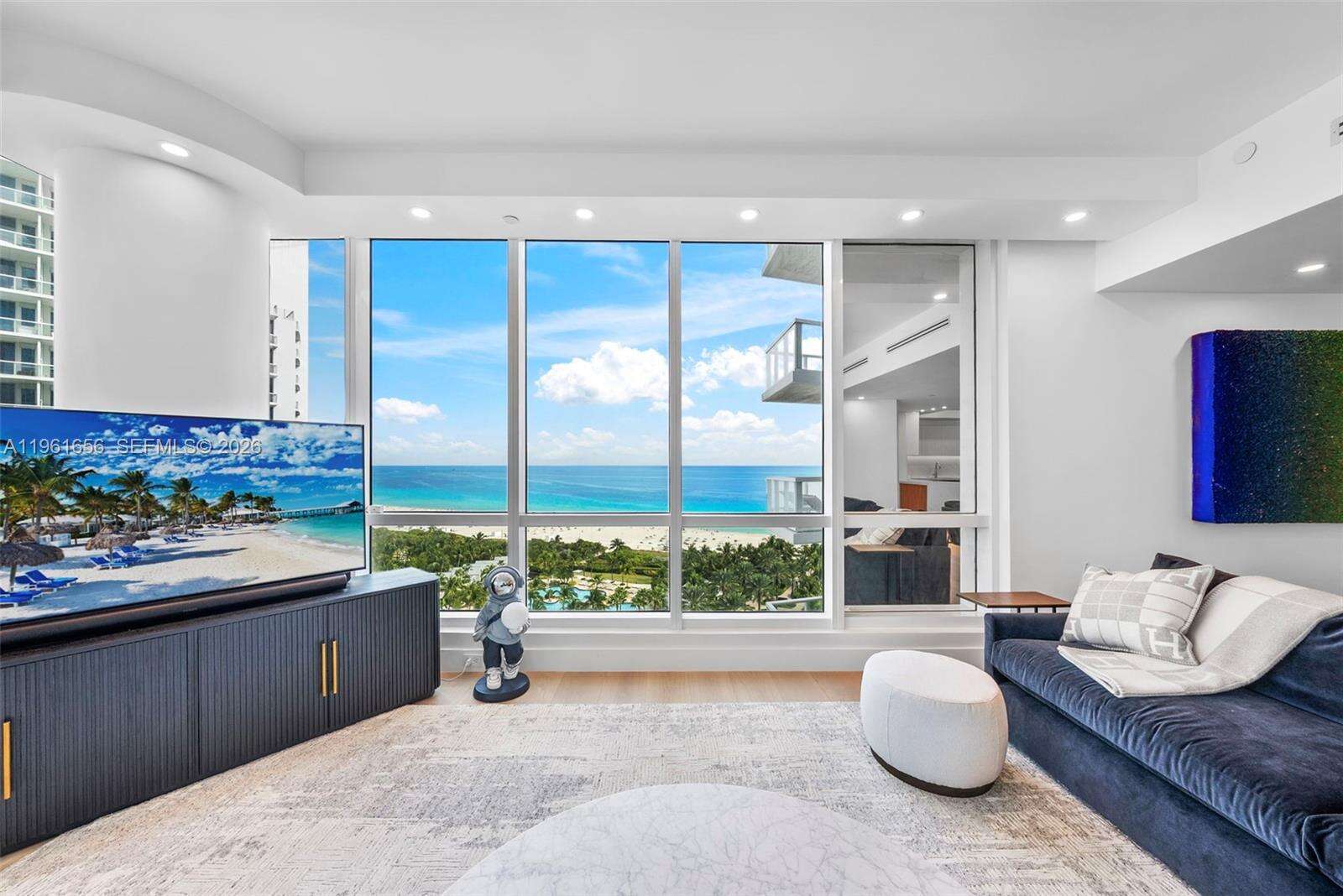 CONTINUUM ON SOUTH BEACH CONDO THE SOUTH TOWER - 100 Pointe Dr, Miami Beach, FL 33139 | Picture 2