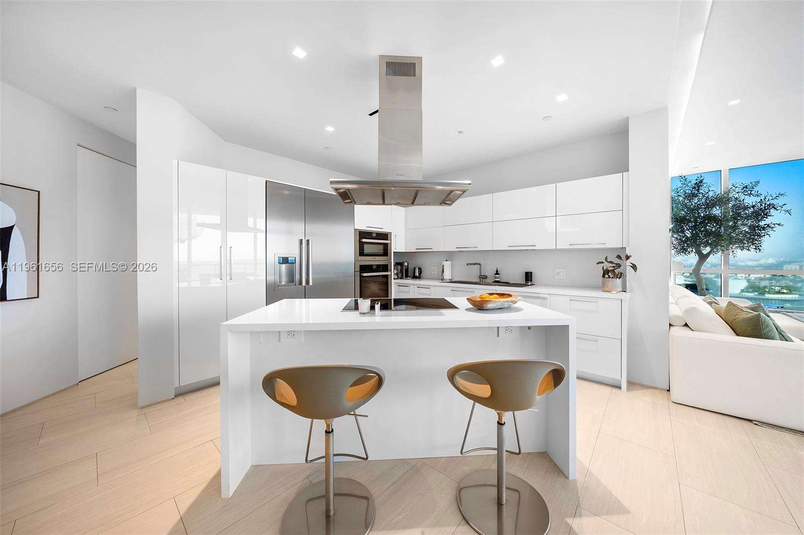 CONTINUUM ON SOUTH BEACH CONDO THE SOUTH TOWER - 100 Pointe Dr, Miami Beach, FL 33139 | Picture 13