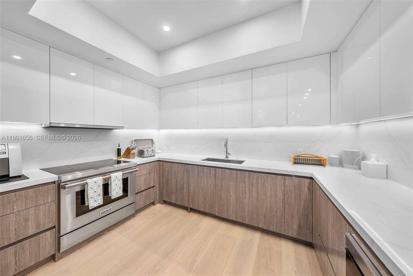 CONTINUUM ON SOUTH BEACH CONDO THE SOUTH TOWER - 100 Pointe Dr, Miami Beach, FL 33139 | Picture 5