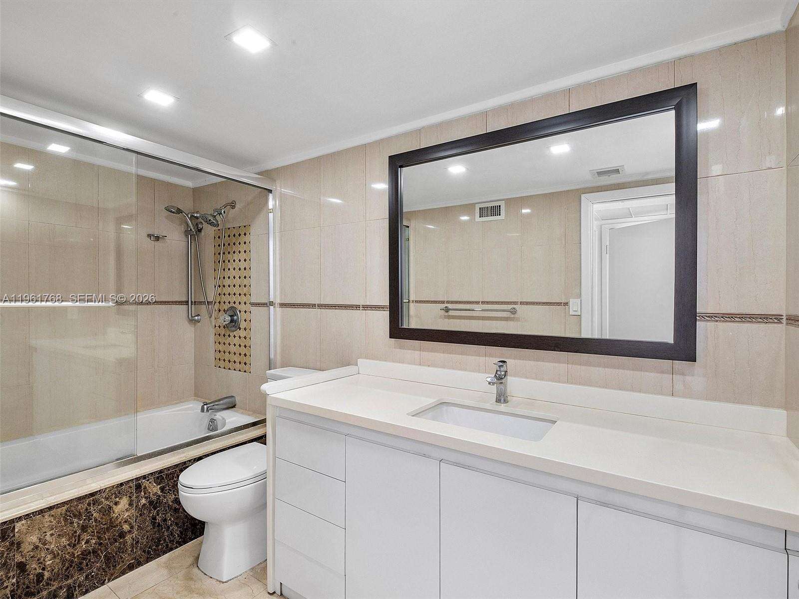 King Cole at 900 Bay Dr, Miami Beach, FL 33141 - For Sale photo 16