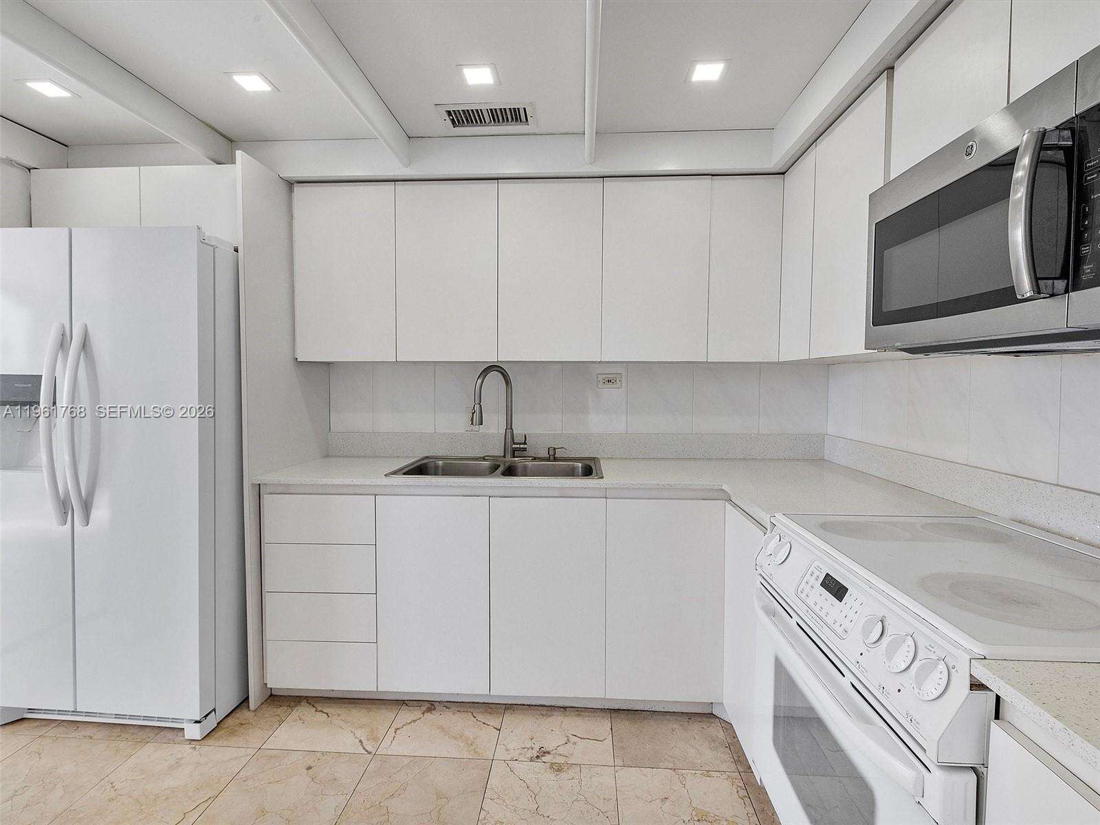 King Cole at 900 Bay Dr, Miami Beach, FL 33141 - For Sale photo 6