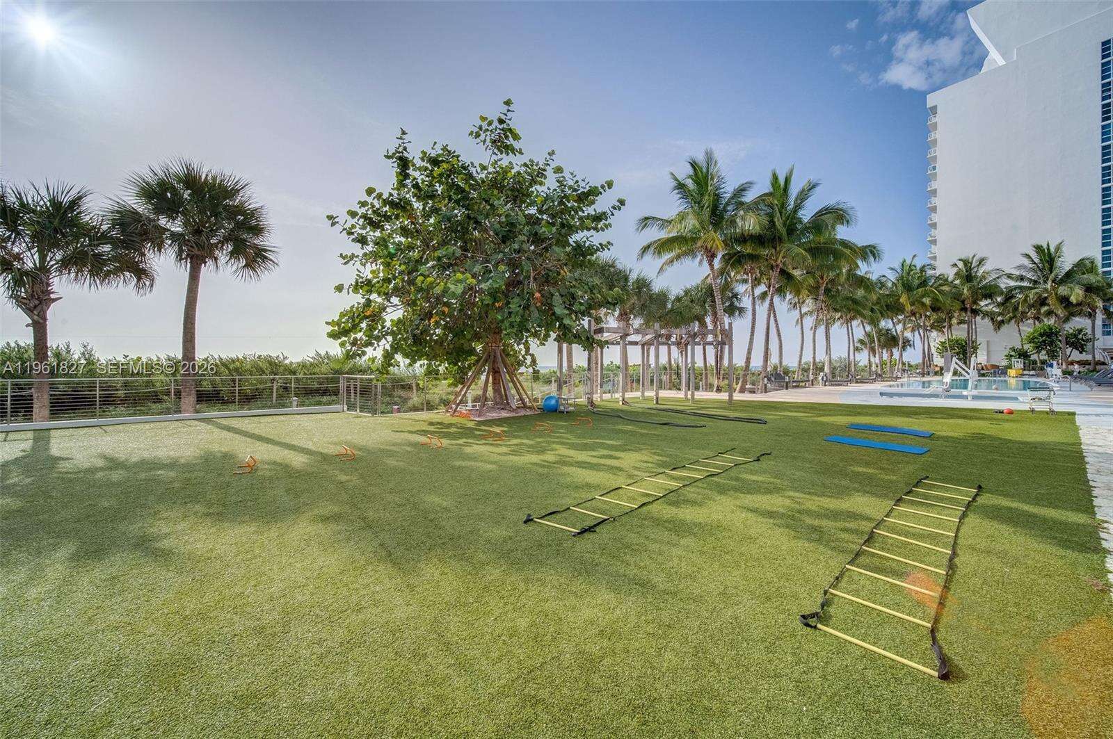 CENTRAL CARILLON BEACH - 6801 Collins Ave, Miami Beach, FL 33141 | Picture 28