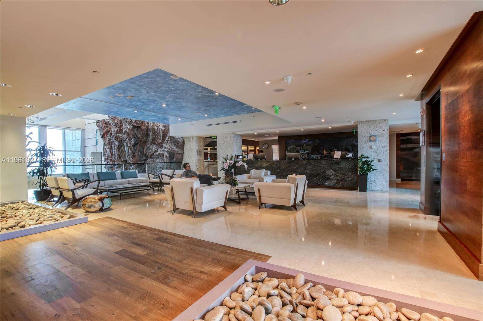 CENTRAL CARILLON BEACH - 6801 Collins Ave, Miami Beach, FL 33141 | Picture 29