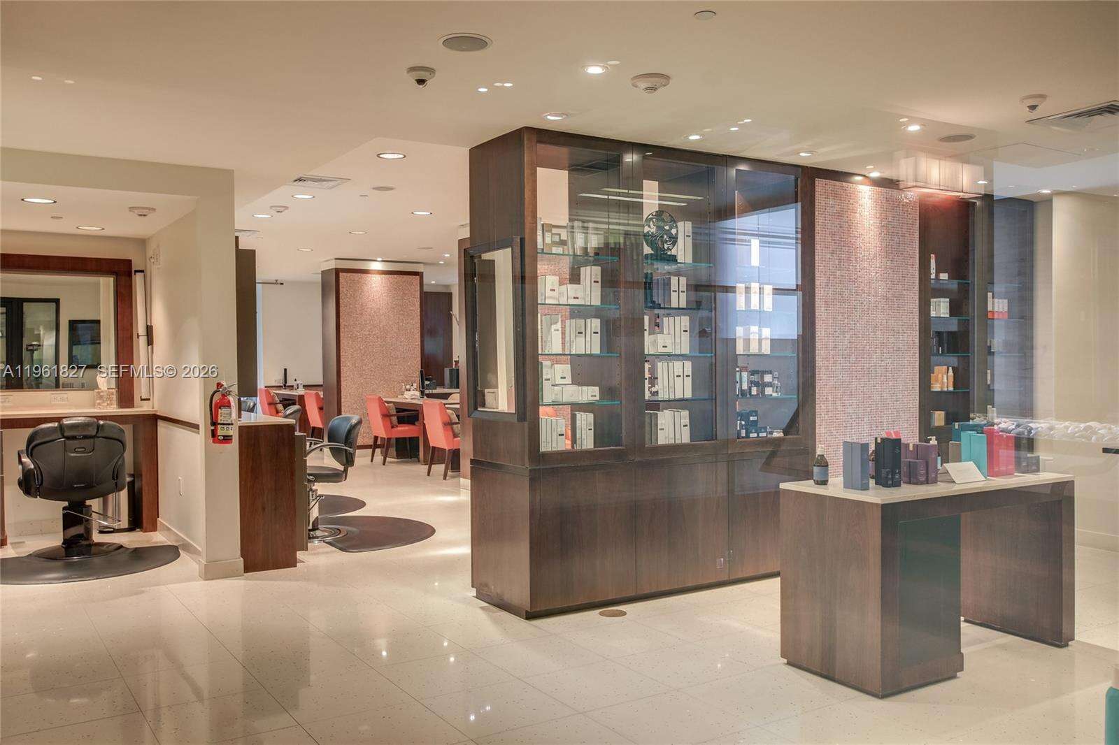 CENTRAL CARILLON BEACH - 6801 Collins Ave, Miami Beach, FL 33141 | Picture 30