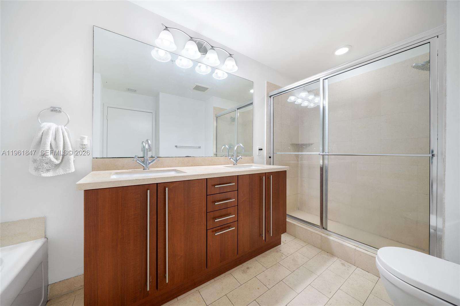 Axis On Brickell at 1111 1 Ave, Miami, FL 33130 - For Sale photo 15