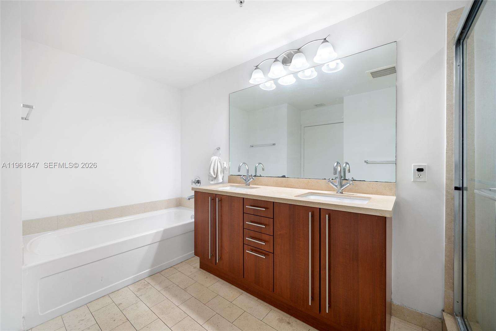 Axis On Brickell at 1111 1 Ave, Miami, FL 33130 - For Sale photo 16