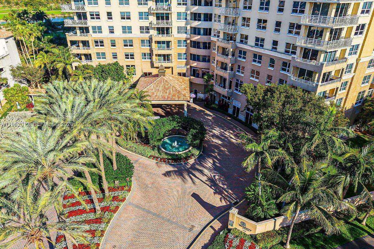 Turnberry On The Green at 19501 Country Club Dr, Aventura, FL 33180 - For Sale photo 1