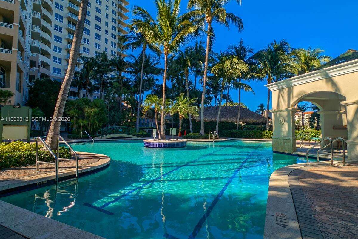 Turnberry On The Green at 19501 Country Club Dr, Aventura, FL 33180 - For Sale photo 15