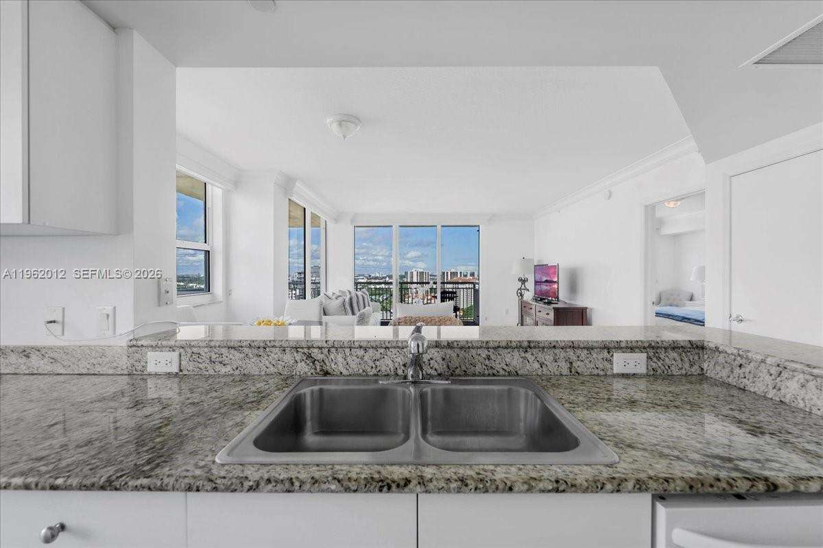 Turnberry On The Green at 19501 Country Club Dr, Aventura, FL 33180 - For Sale photo 9