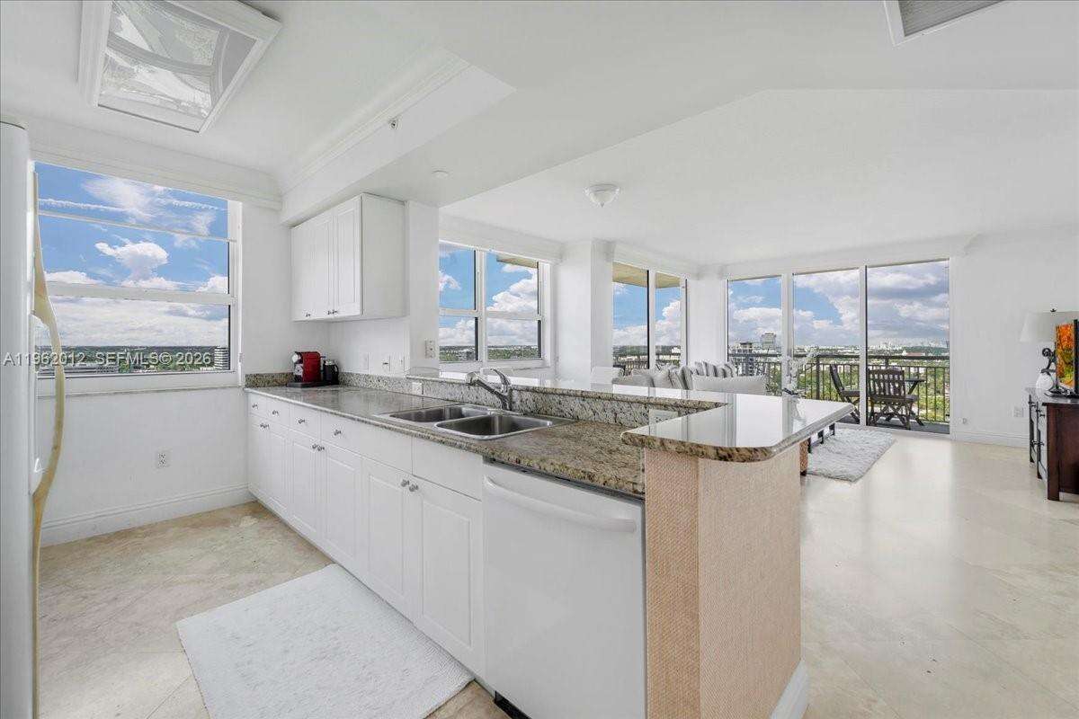 Turnberry On The Green at 19501 Country Club Dr, Aventura, FL 33180 - For Sale photo 10