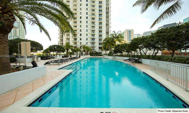 1060 Brickell at 1050 Brickell Ave, Miami, FL 33131 - For Sale photo 28