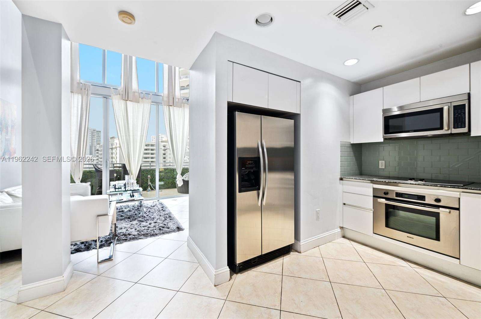 1060 Brickell at 1050 Brickell Ave, Miami, FL 33131 - For Sale photo 8